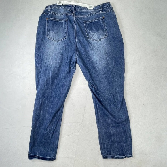 Ellos Women’s Plus Size‎ 18 Frayed Destructed Stretch Ankle Cropped Jeans - Picture 10 of 12